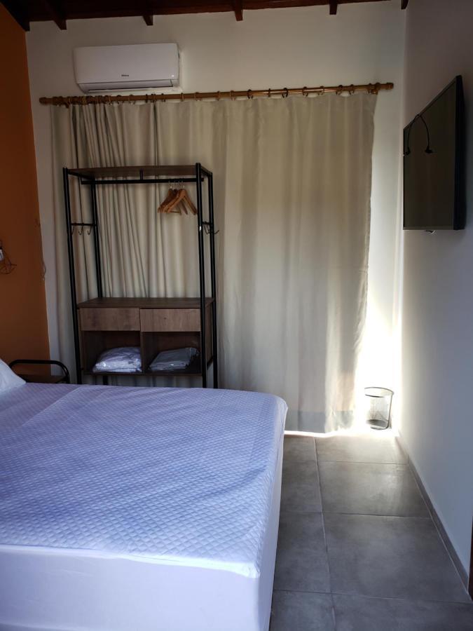 Suites Verano Ubatuba - Bairro Itagua - Com Piscina Exterior photo